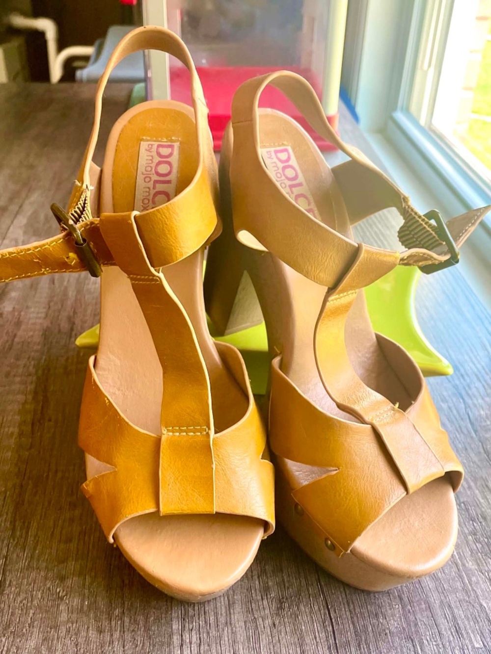 Dolce by Mojo Moxy 7.5 Tan T-Strap Platform 70s Boho Heels